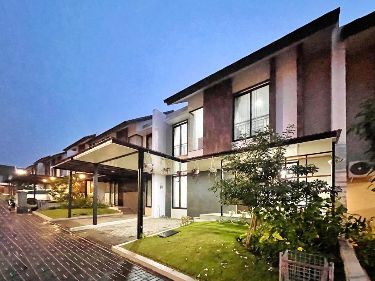 Larisa Homestay Syariah Padalarang Exterior foto